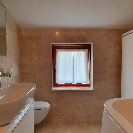 Rosa Apartment